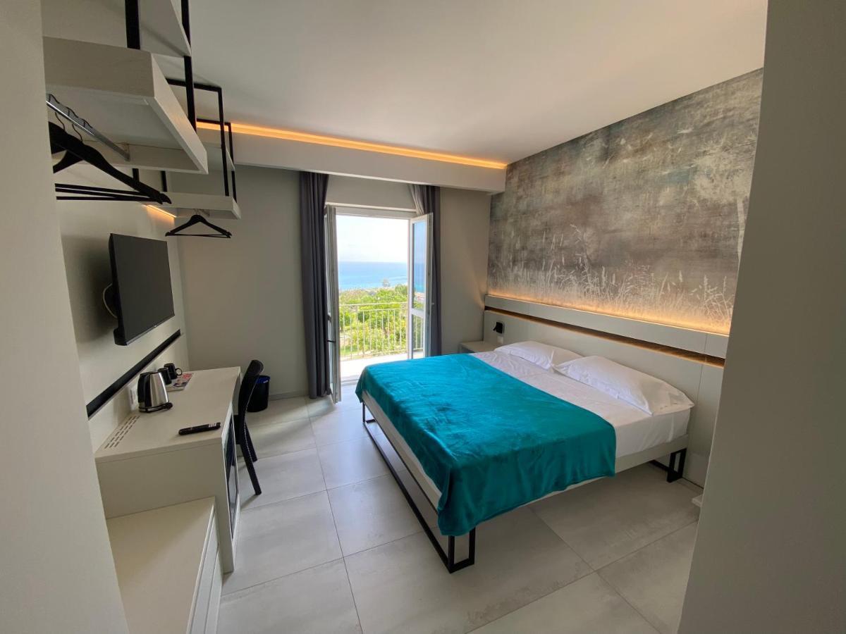 Aether Suites Tropea - Free Private Parking Buitenkant foto